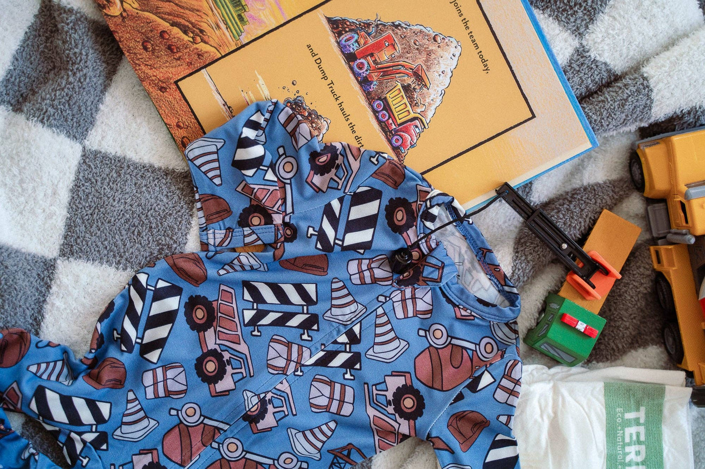 Bamboo Footed Sleepers | LE Prints #3