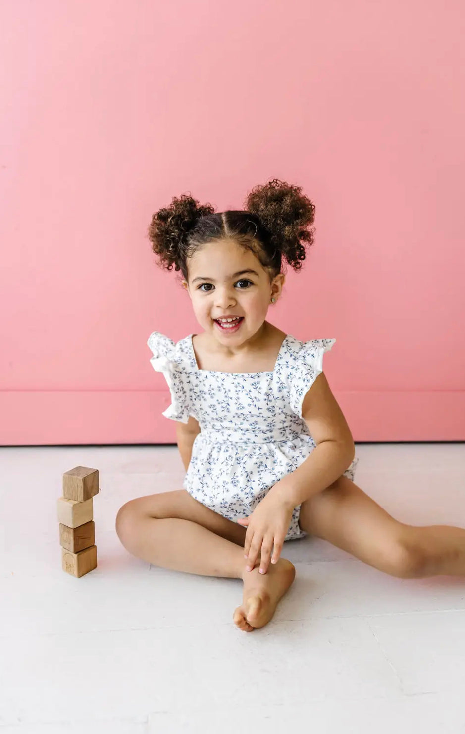 Emmy Romper in Ditsy Floral Azul